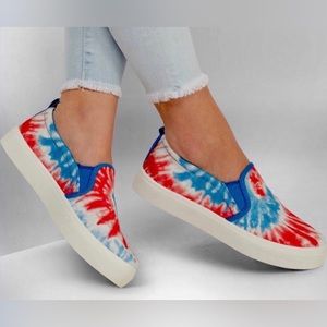 Skechers Memory Foam Slip Ons Size 8 Tye Dye Red, White and Blue